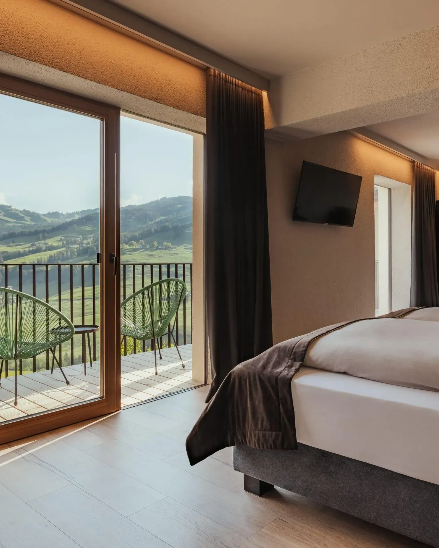 Valley comfort room 1